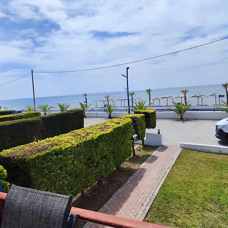 Lägenhet First Line House