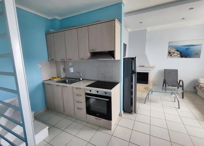 First Line House Σωζόπολη