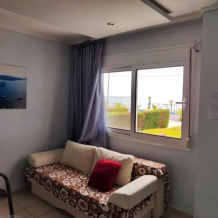 First Line House Apartment *