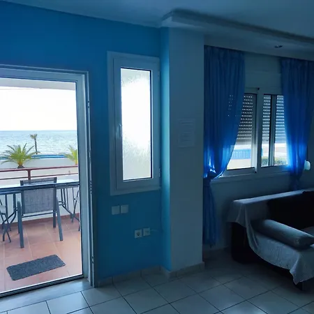 First Line House Appartement *