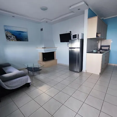 First Line House Apartment *