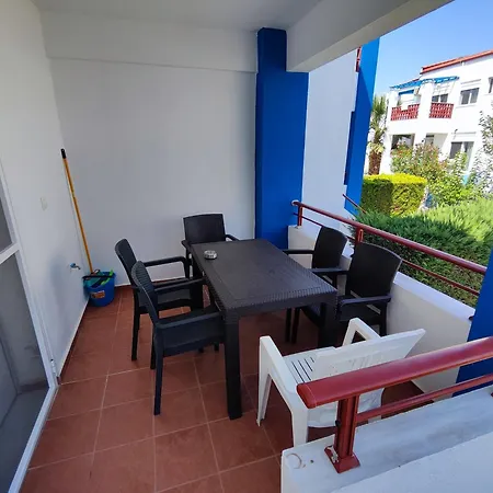 First Line House סוזופולי