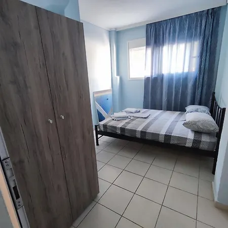 First Line House סוזופולי