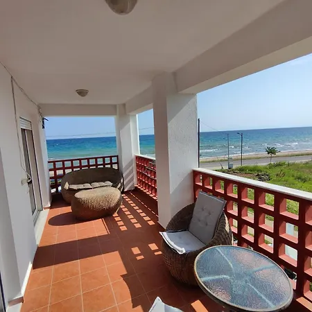 Apartmán First Line Sozopoli