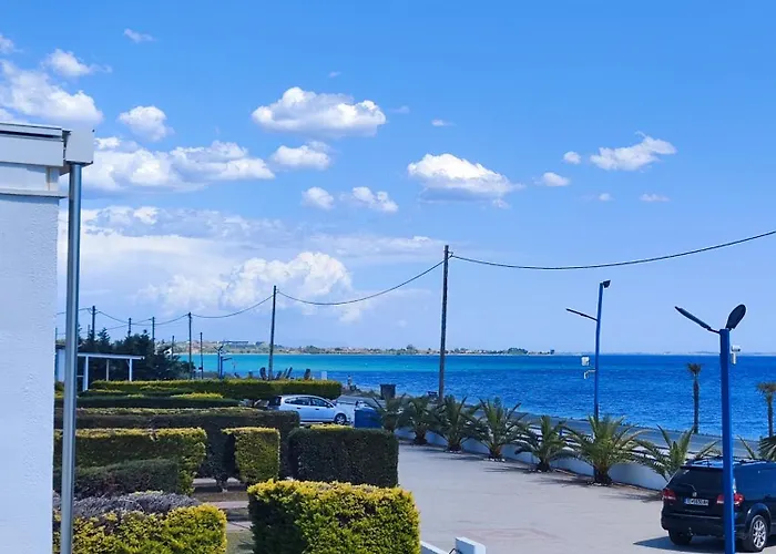 Апартаменты First Line House