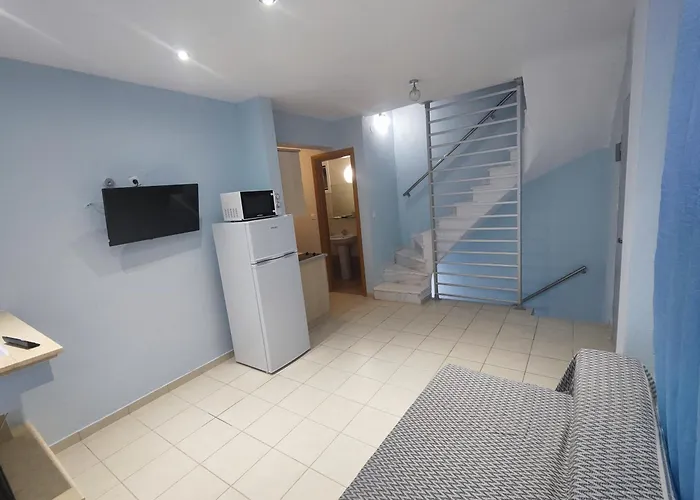 Апартаменты First Line House *